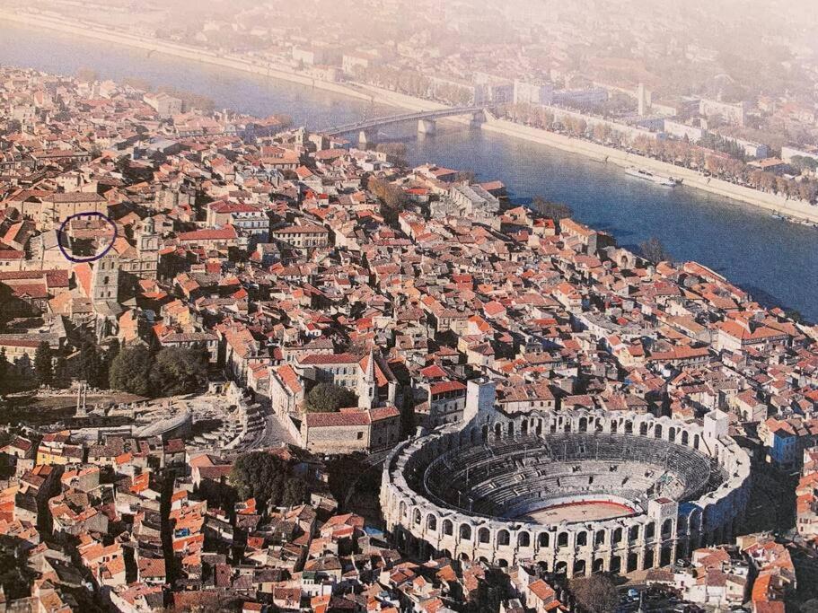 Capucines, Un Jardin Secret Dans Le Centre Historique Daire Arles Dış mekan fotoğraf
