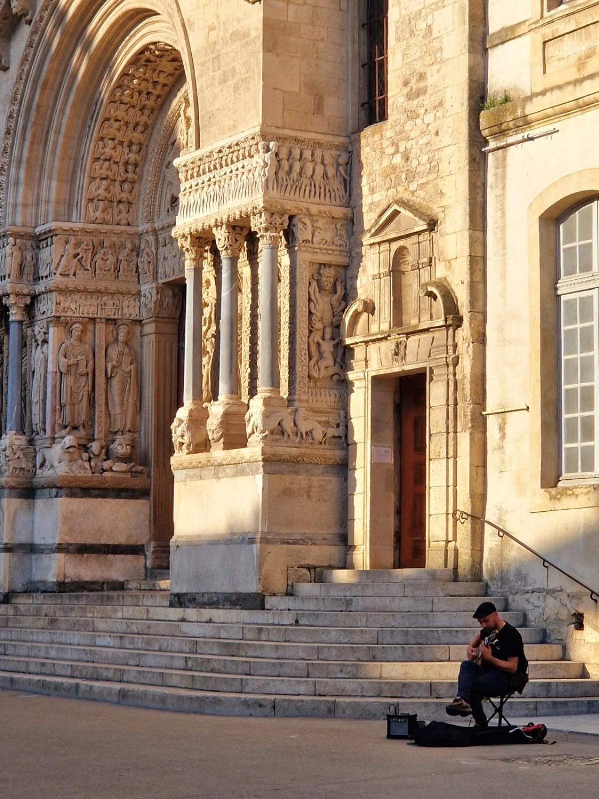 Capucines, Un Jardin Secret Dans Le Centre Historique Daire Arles Dış mekan fotoğraf